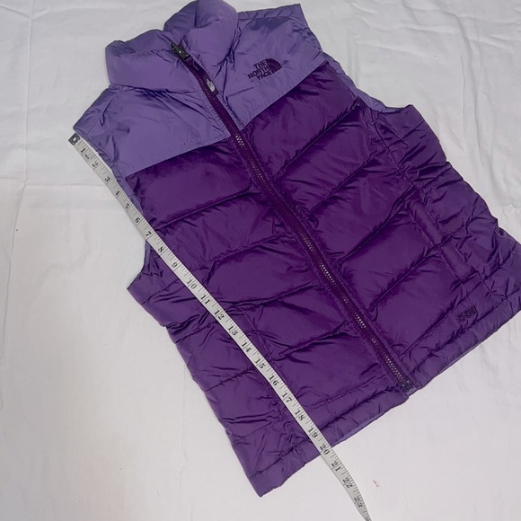 The North Face Girls Medium Purple Reversible Down Puffer Vest (flawed, as is) - Picture 12 of 14